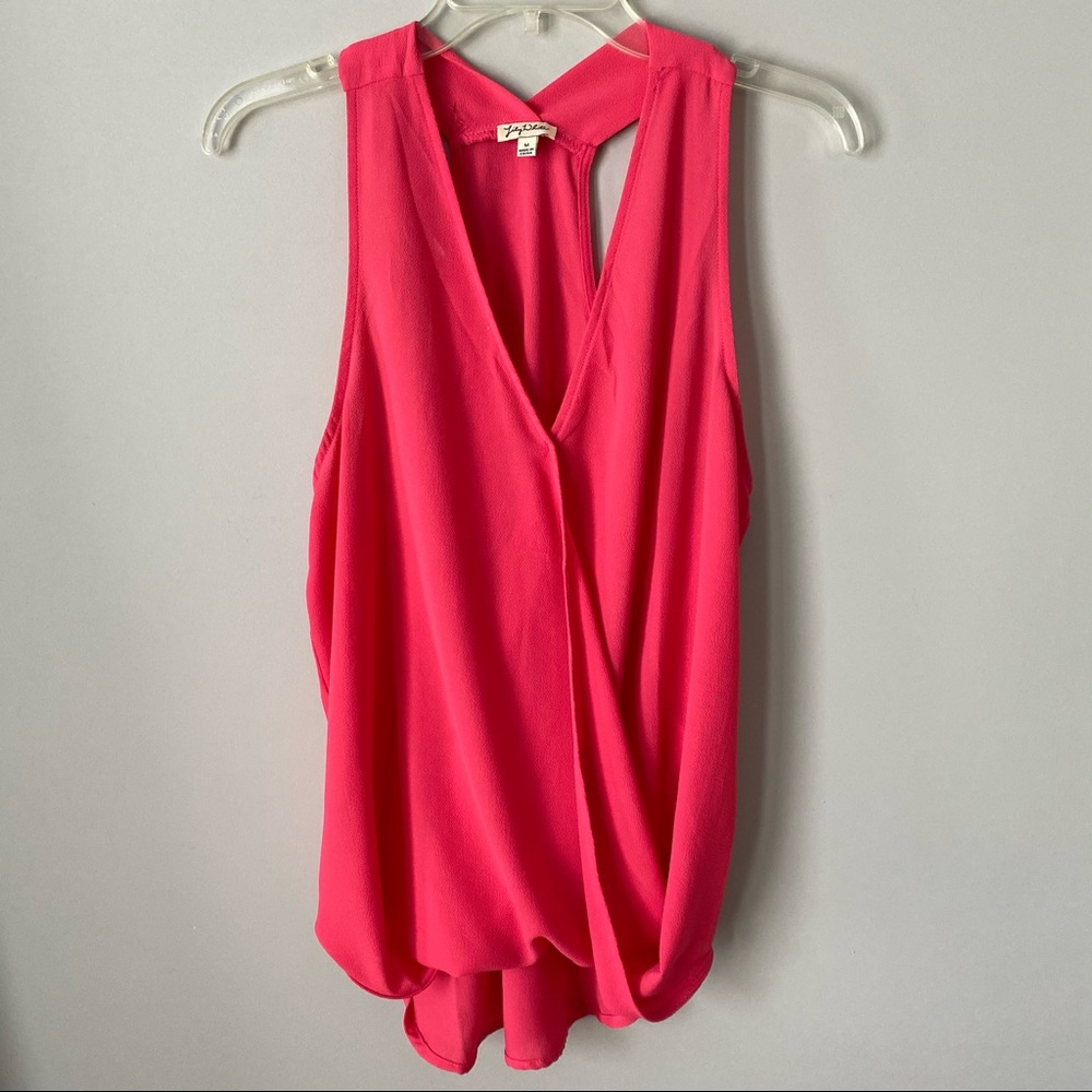 Women’s sleeveless top